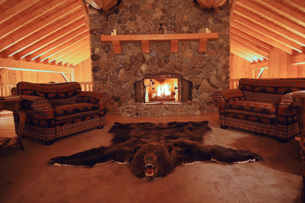 Bear Claw Lodge Kispiox Esterno foto