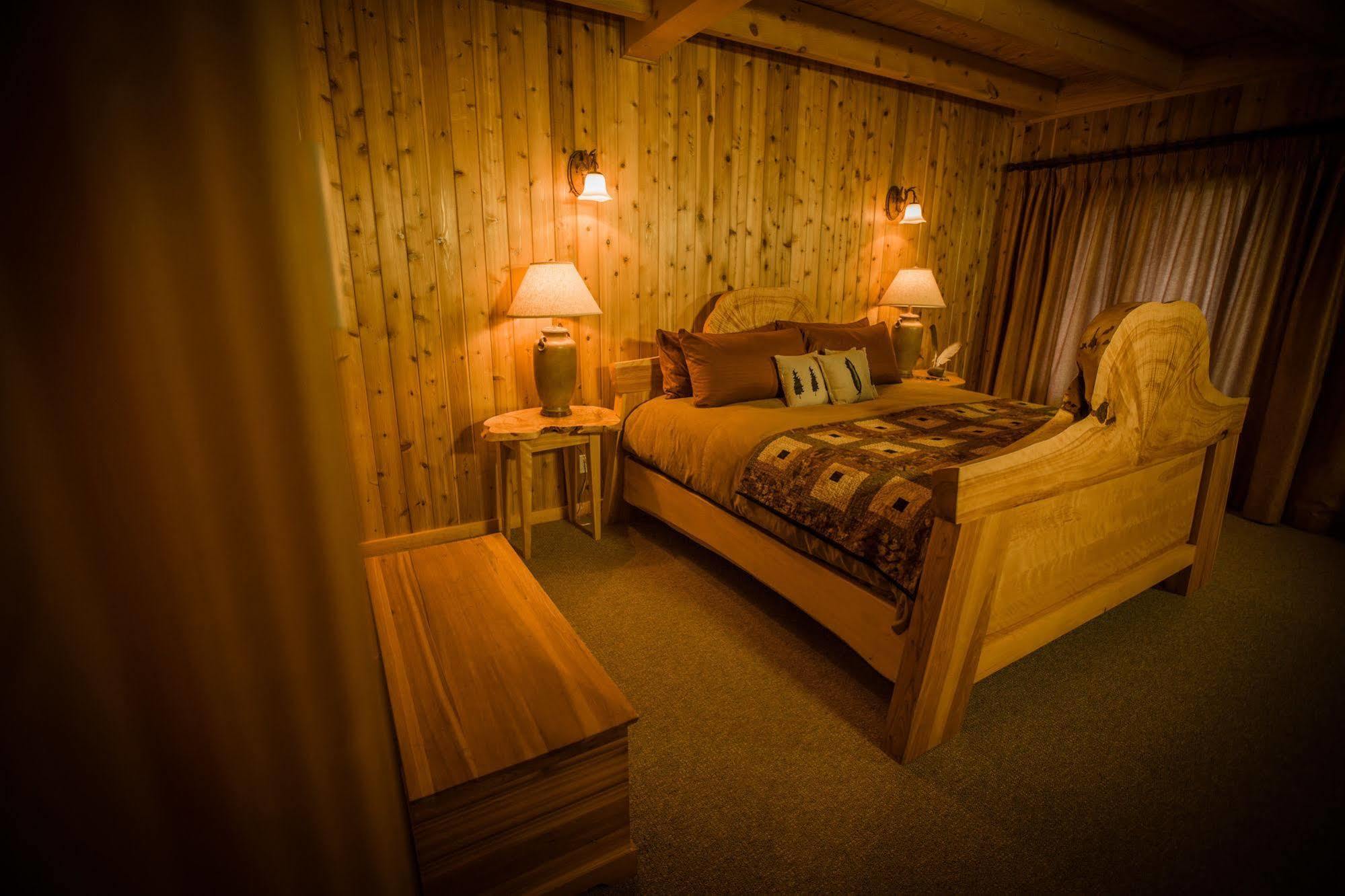Bear Claw Lodge Kispiox Esterno foto